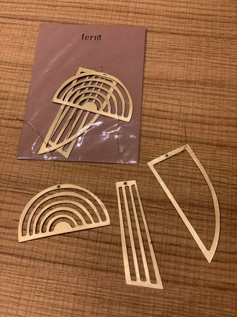 Ferm Living - Pack de 4 suspensions, métal doré (H15 x L3,5 cm)
