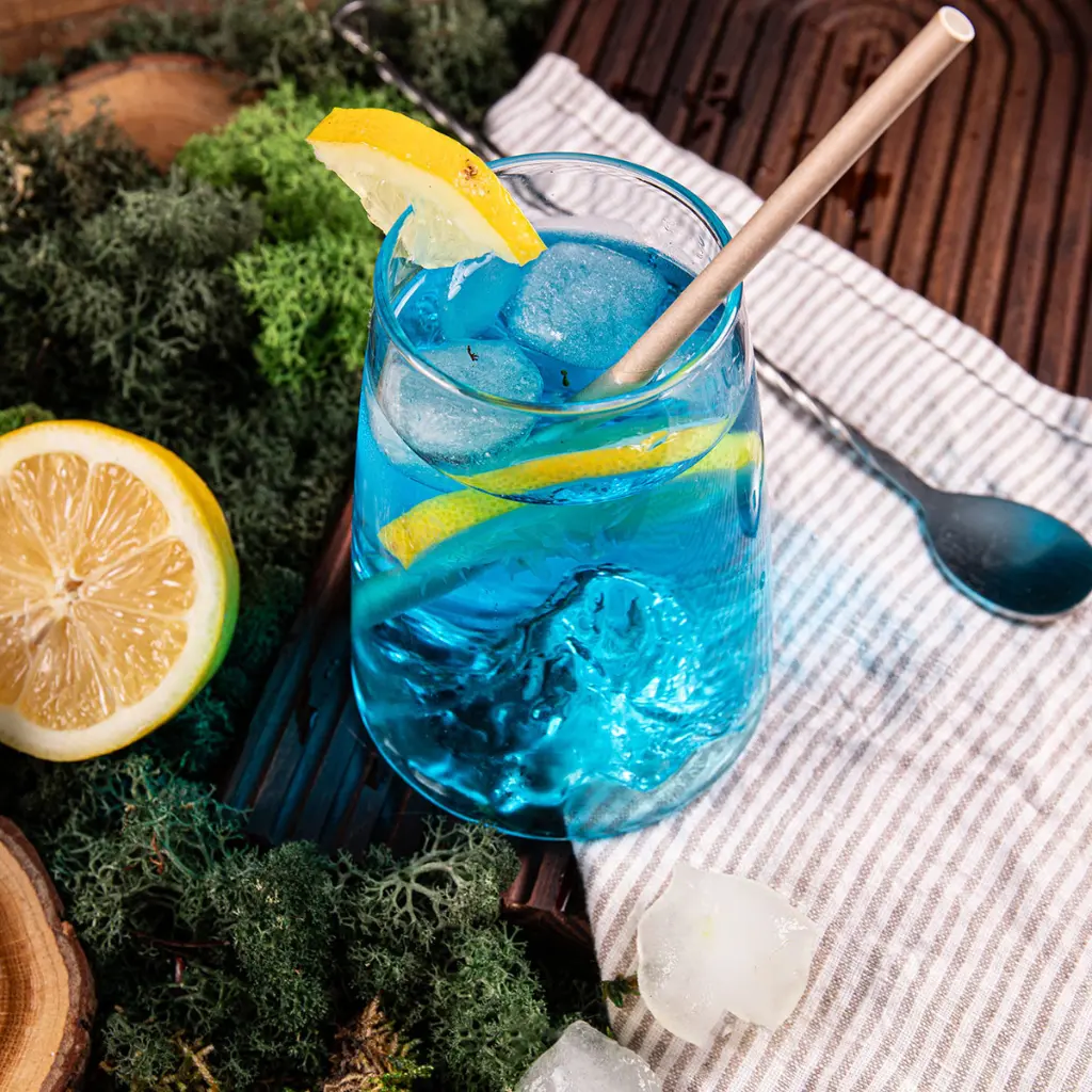 ALASKAN MAKER Verre PIC DU MIDI Lifestyle Cocktail.webp