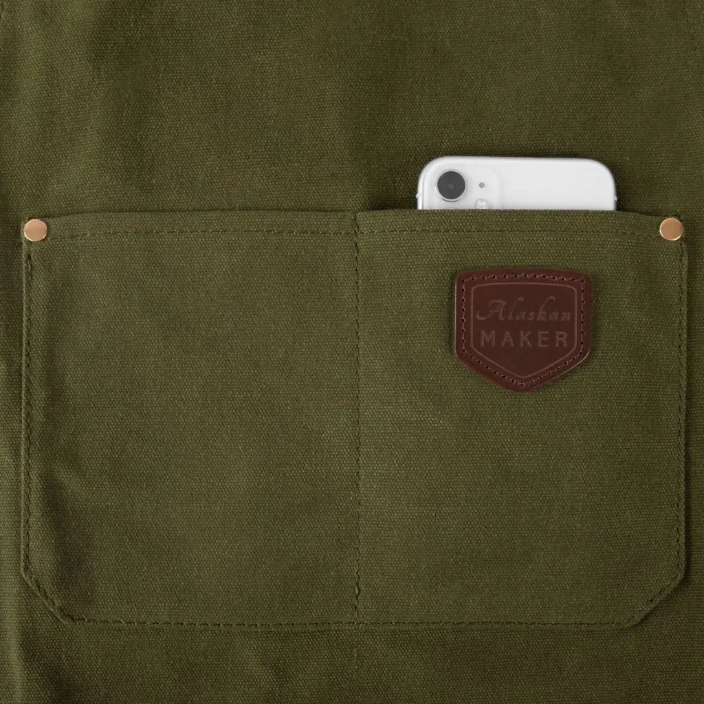 ALASKAN MAKER Tablier 690 Olive details poche.webp