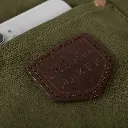 ALASKAN MAKER Tablier 690 Olive Details Logo.webp