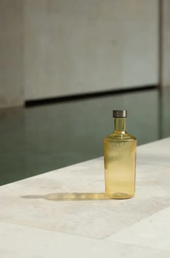 PAVEAU Carafe Jaune Lifestyle.webp