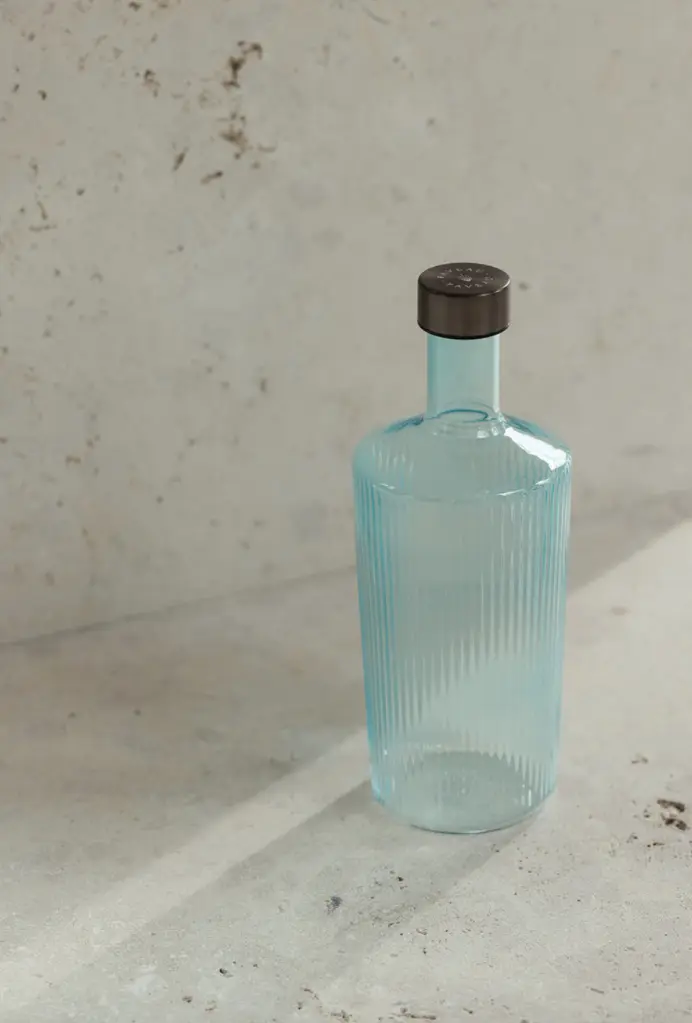 PAVEAU Carafe Bleue Lifestyle.webp