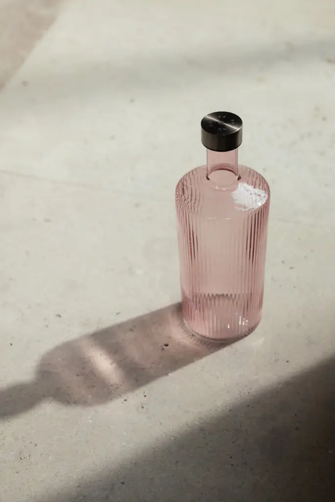 PAVEAU Carafe Rose Lifestyle.webp