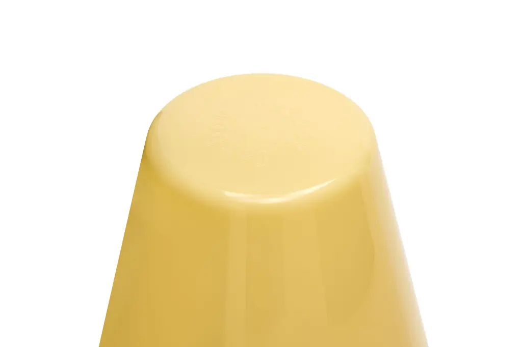 fatboy-edison-the-ambiance-pale-yellow-closeup-01-107419.webp
