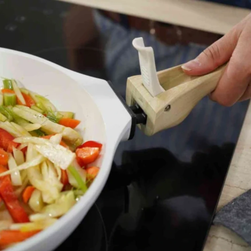 COOKUT Poele 28cm amovible Blanc Lifestyle 3.webp