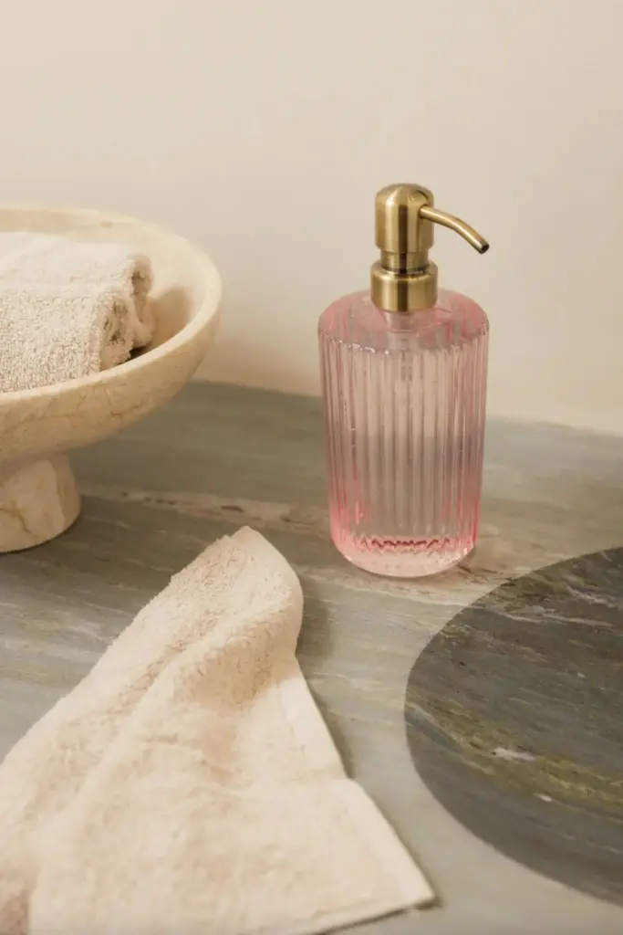 PAVEAU - Distributeur de savon RIBBED Hand wash Dispenser LIMITED EDITION x WellMark Pink